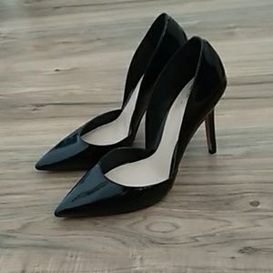 Vince Camuto Size 8.5 Black Stiletto.